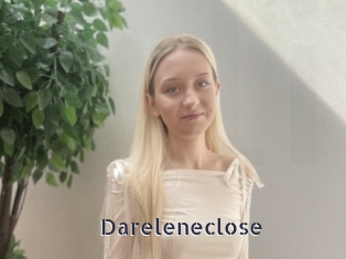 Dareleneclose