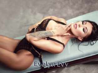 Evelyn_Evy