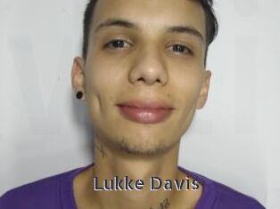 Lukke_Davis