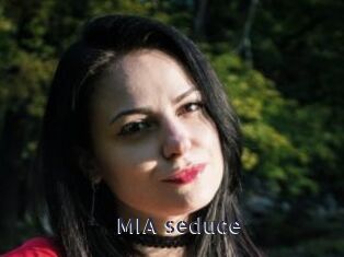 MIA_seduce