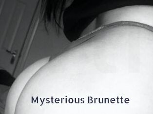 Mysterious_Brunette