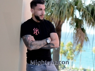 mightyaaron webcam livesex