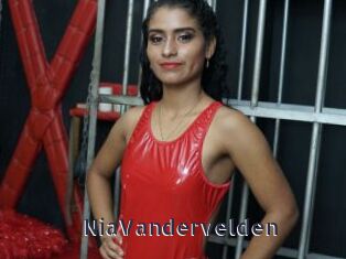 NiaVandervelden