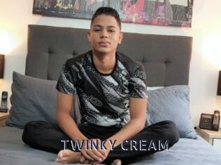 TWINKY_CREAM webcam livesex