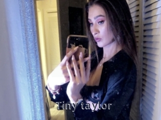 tiny_taylor webcam livesex